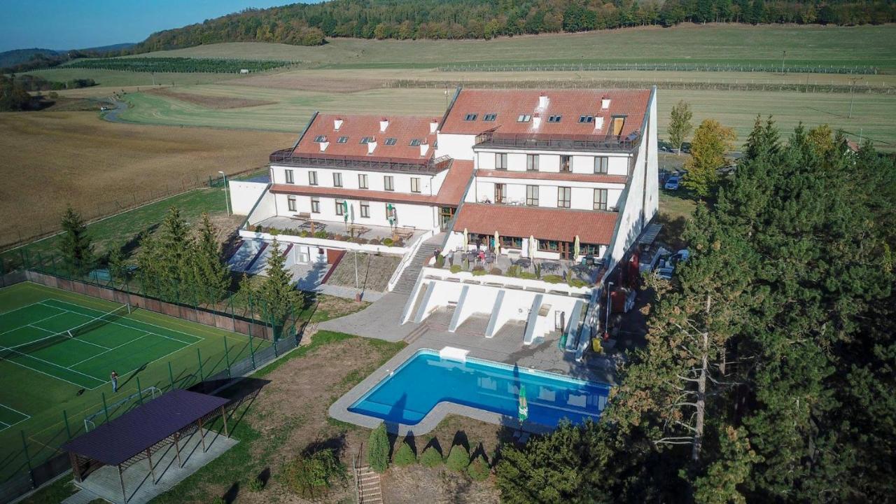 Hotel Berounka Hrebecniky Exterior photo